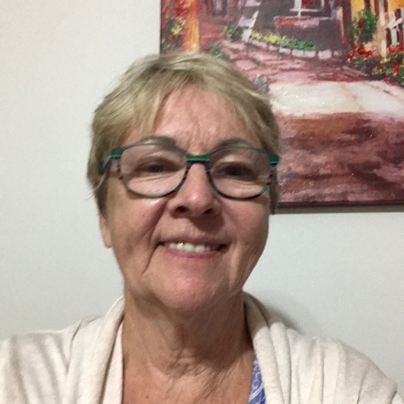 Meet your Posher, Deb - Picture 1 of 1